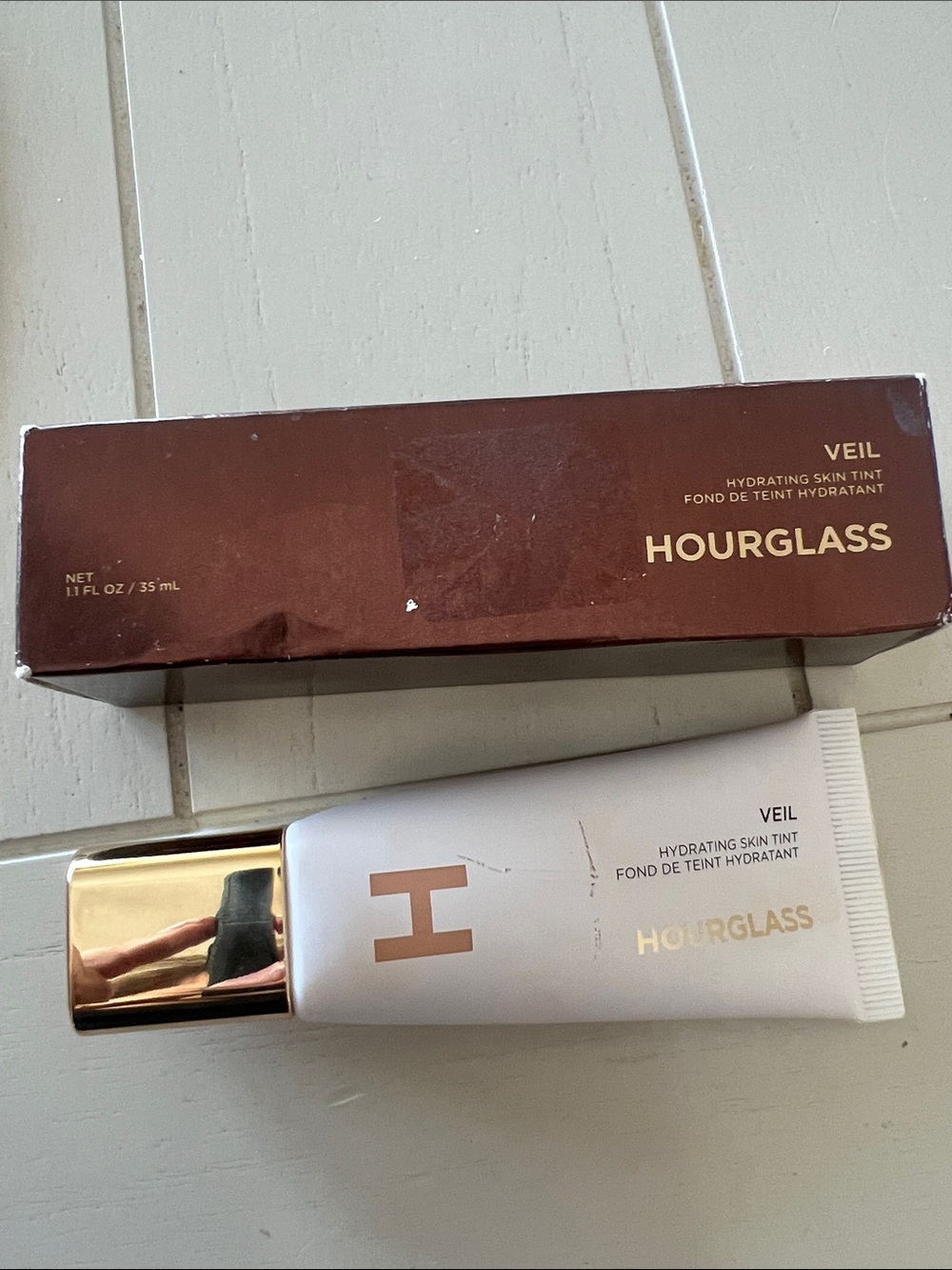 Hourglass Veil Hydrating Skin Tint in shade 6